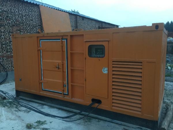 潢川发电机组长期使用中，电缆线的敷设路径有哪些要求？