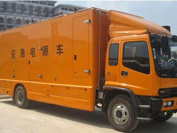 潢川冬季柴油发电机启动前，如何检查燃油系统中的积水？